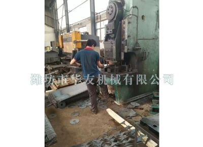 點擊查看詳細信息<br>標題：華友機械車間一角 閱讀次數(shù)：8745
